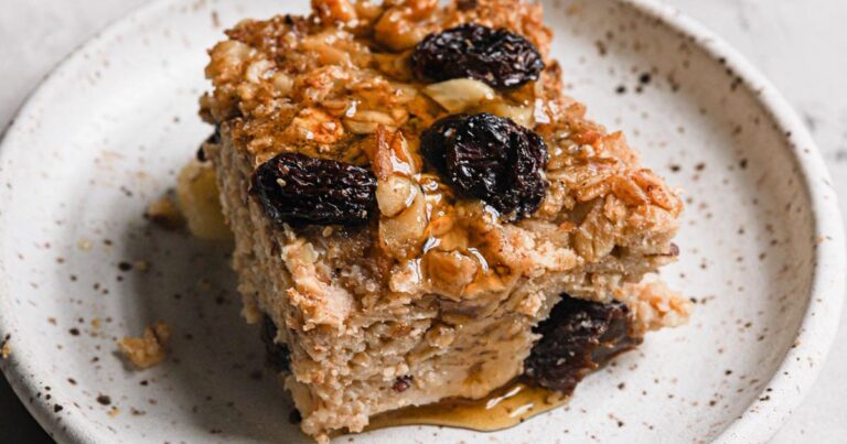 Baked Oatmeal with Apples, Raisins & Walnuts