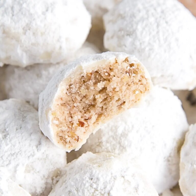 Mexican Wedding Cookies (Snowball Cookies)