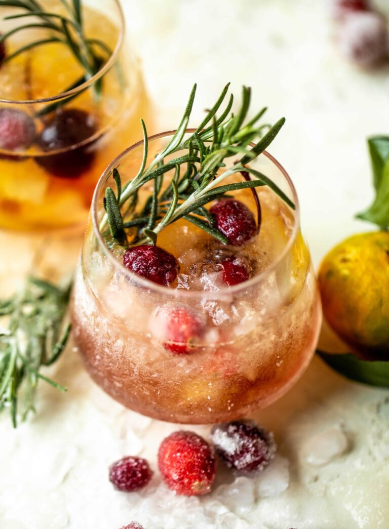 Best Holiday Cocktails – 30 Festive Holiday Drink Recipes